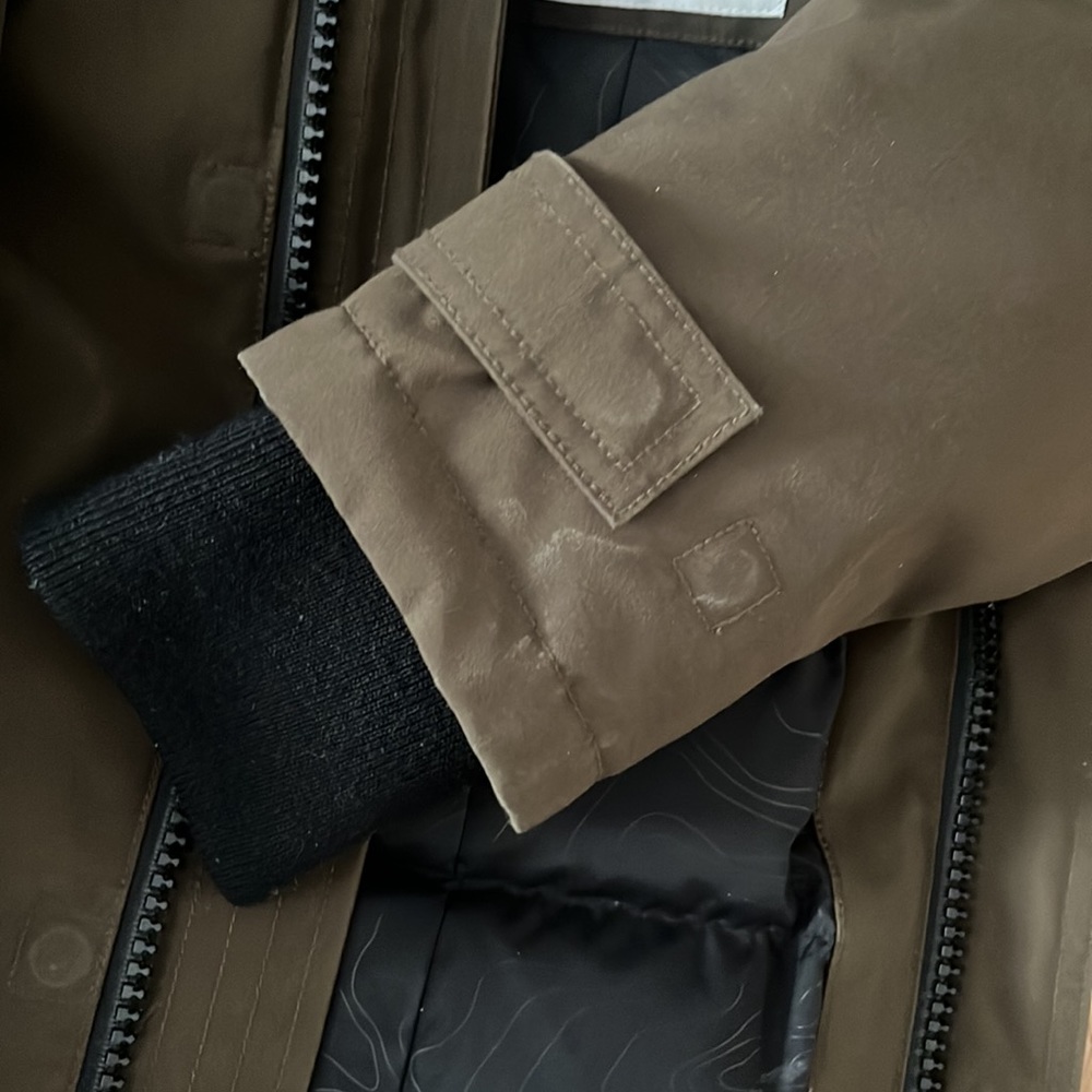 Aritzia/tan Bancroft parka medium olive green - Picture 13 of 15